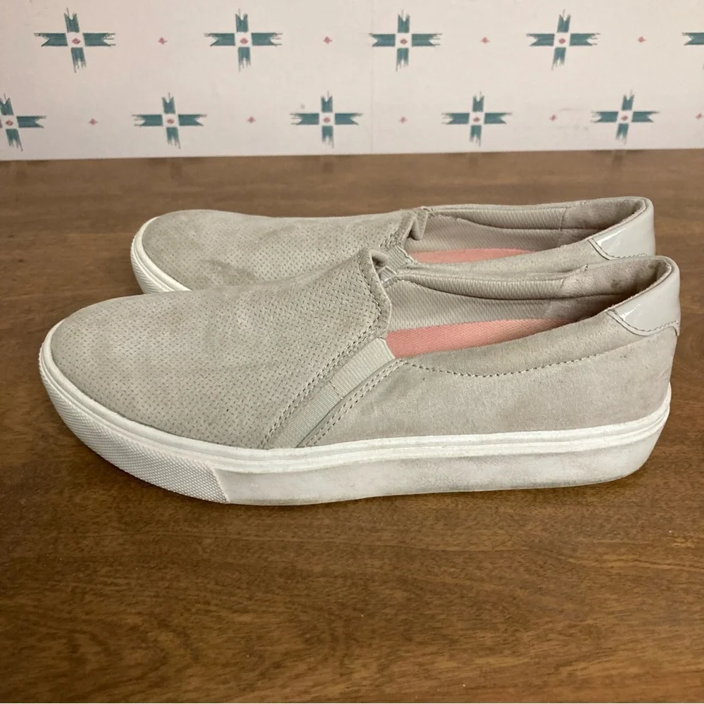 Dr. Scholl's Nova Be Free Light Grayish Faux Suede Slip-ons 7M